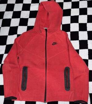Nike Sportswear Tech Fleece Hoodie Light University Red Heather